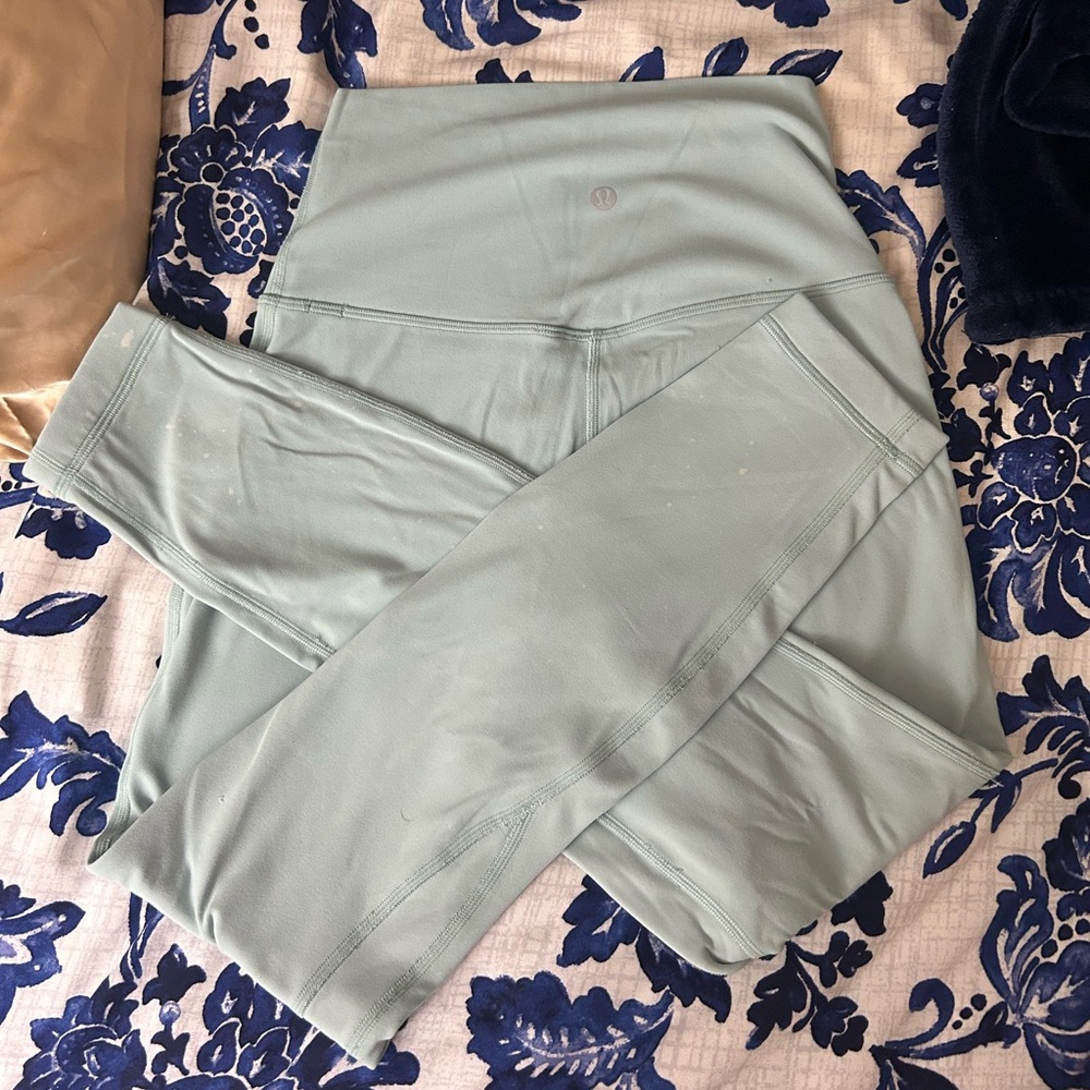 Lululemon align leggings 25 inch size 4 RARE MINT COLOR
